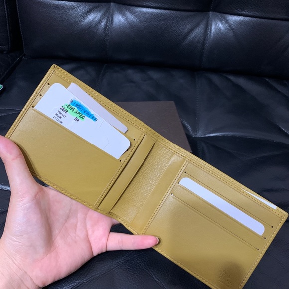 AUTHENTIC NEW GUCCI Men's Leather  Wallet - Picture 3 of 8